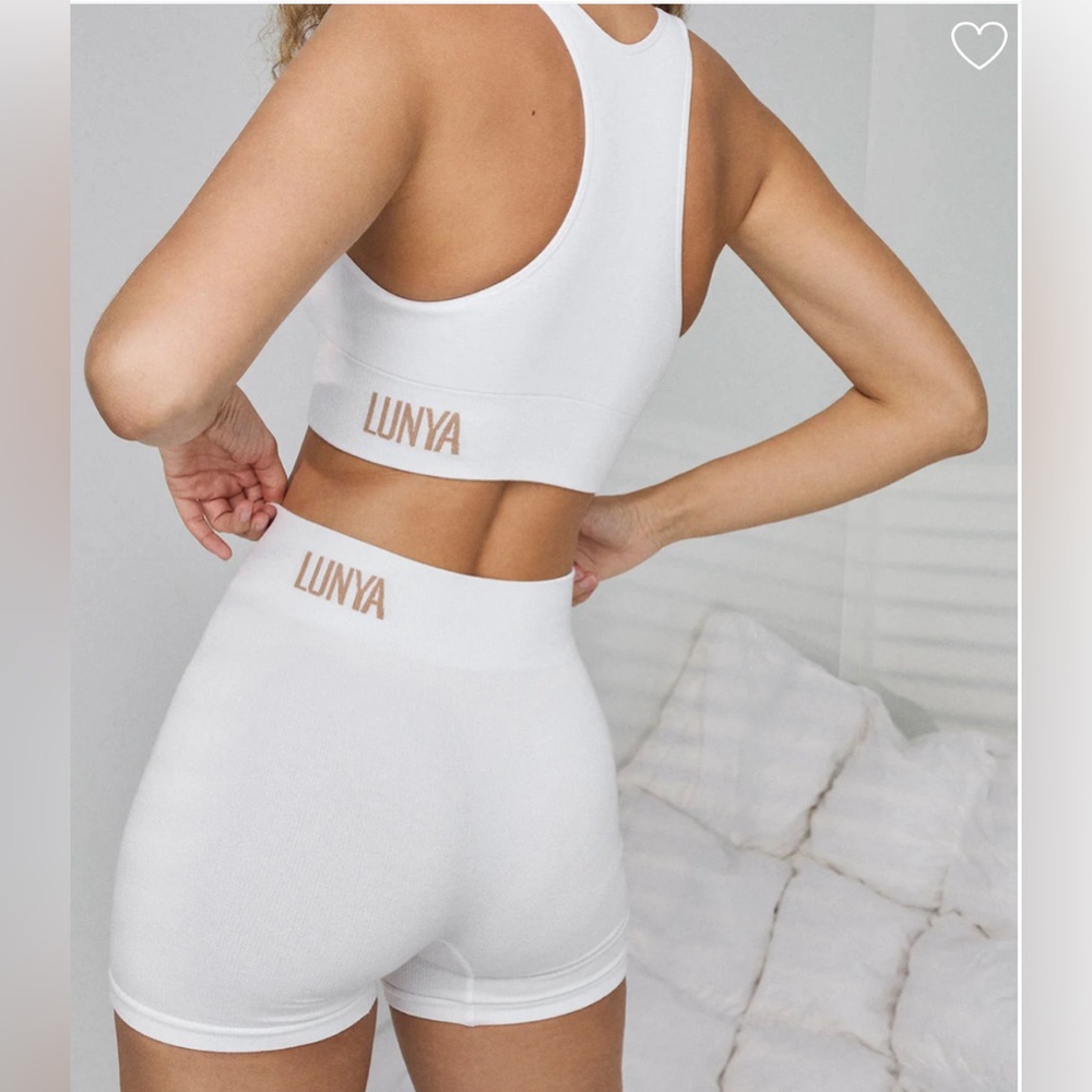 LUNYA seamless modal boyshort! Size SMALL